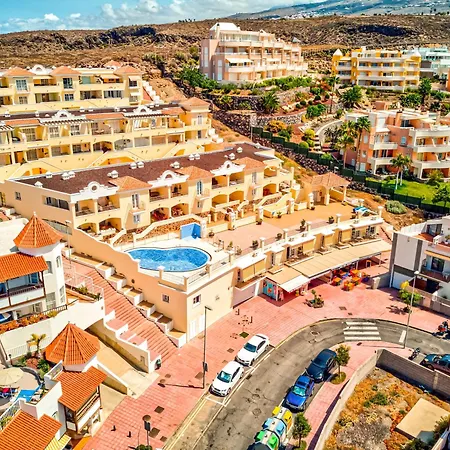 La Caleta Comfortable 3